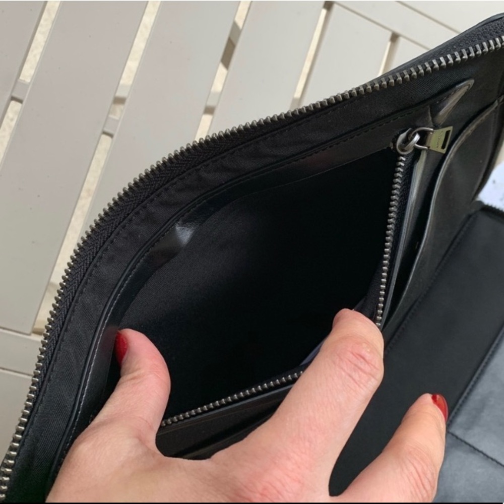 Authentic Coach sign.leather laptop/organizer case - Picture 8 of 8